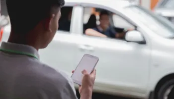 KSP LEGAL ALERT Viral Driver Taksi Online Mengancam dan Memeras Penumpang Bagaimana Sanksi Hukumnya